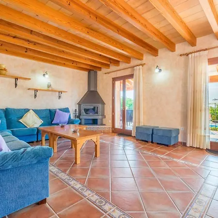 בית נופש Finca Sa Torre Nova